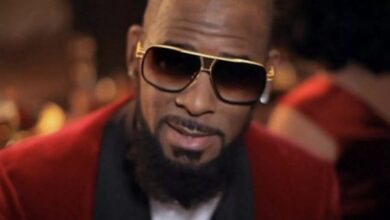 R Kelly Supporters Took To The Streets To March For His Freedom